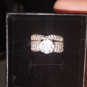 Elegant Gold and Silver Women's Ring